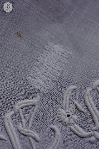 アンティーク刺繍ハンカチ　mouchoir ancienne　ハンカチ２枚　1 .FR a l'epoque