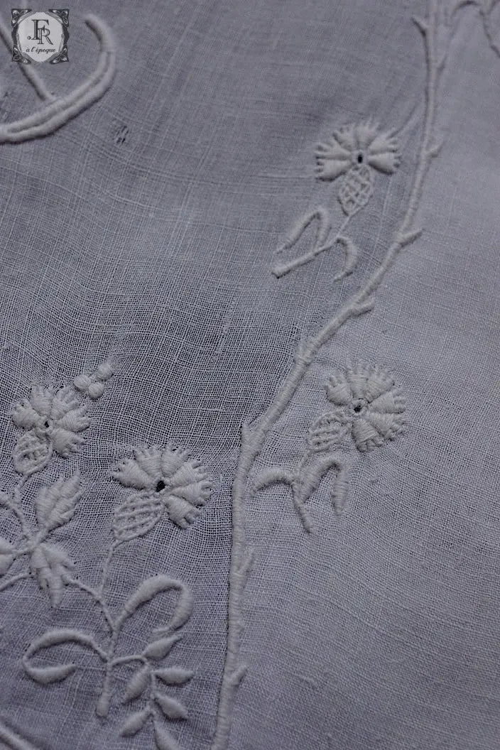 アンティーク刺繍ハンカチ　mouchoir ancienne　ハンカチ２枚　1 .FR a l'epoque