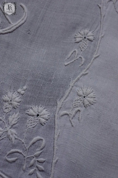 アンティーク刺繍ハンカチ　mouchoir ancienne　ハンカチ２枚　1 .FR a l'epoque