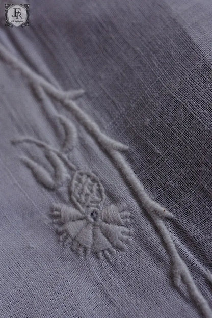 アンティーク刺繍ハンカチ　mouchoir ancienne　ハンカチ２枚　1 .FR a l'epoque