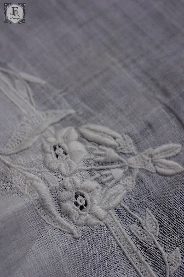 アンティーク刺繍ハンカチ　mouchoir ancienne　ハンカチ２枚　2 .FR a l'epoque