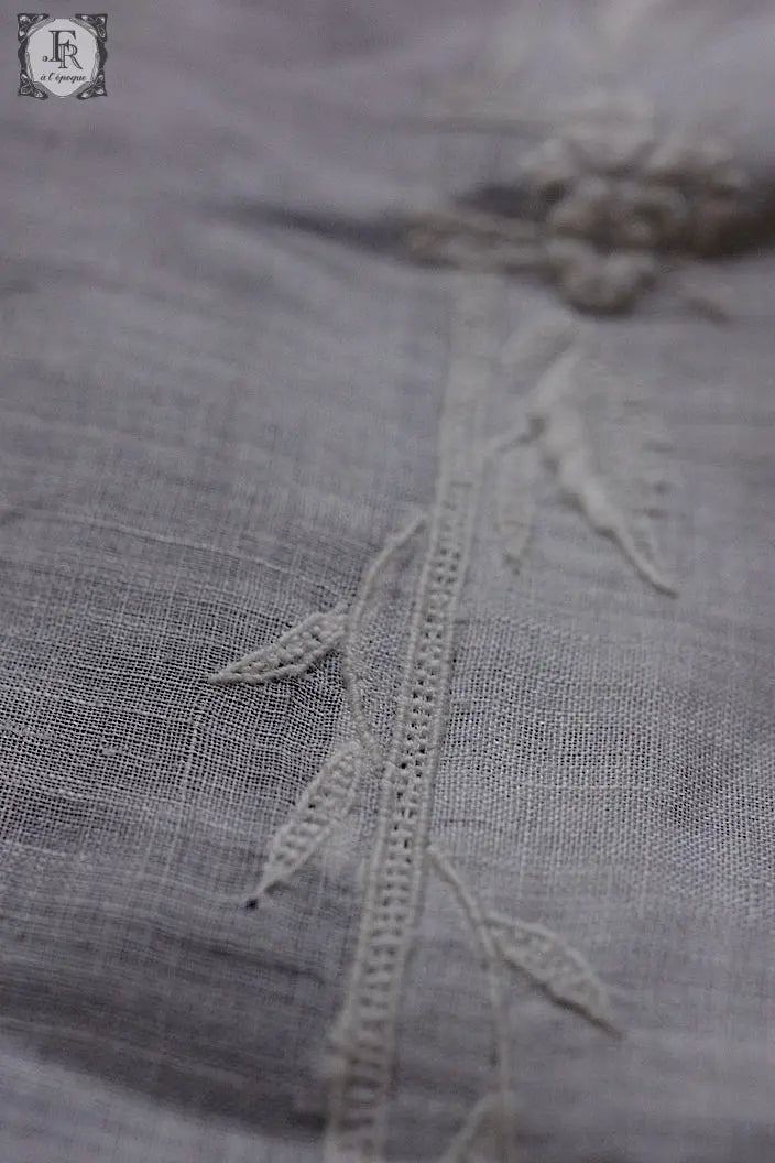アンティーク刺繍ハンカチ　mouchoir ancienne　ハンカチ２枚　2 .FR a l'epoque