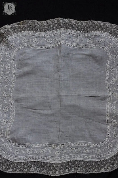 アンティーク刺繍ハンカチ　mouchoir ancienne　ハンカチ２枚　2 .FR a l'epoque