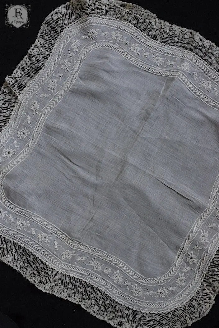 アンティーク刺繍ハンカチ　mouchoir ancienne　ハンカチ２枚　2 .FR a l'epoque