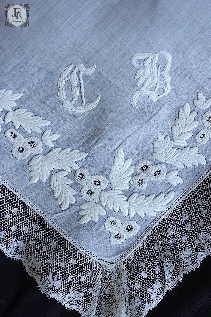 アンティークハンカチ　mouchoir antique  2枚セット　1 .FR a l'epoque