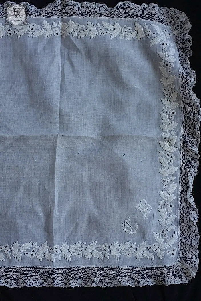 アンティークハンカチ　mouchoir antique  2枚セット　1 .FR a l'epoque