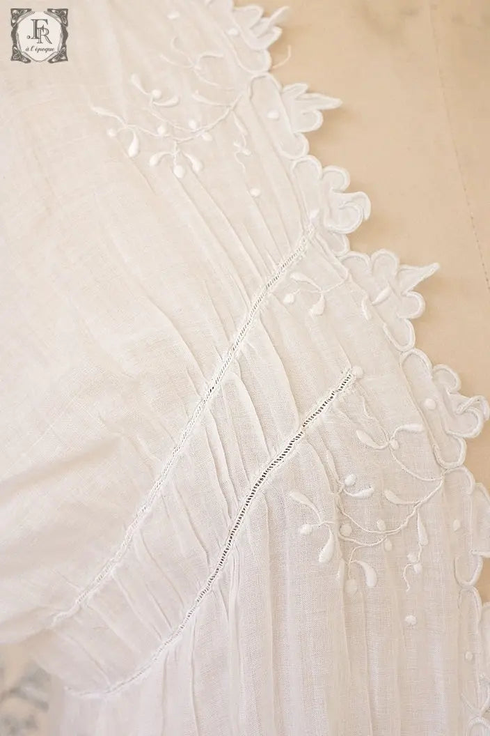 アンティークワンピース　vêtement deress 宿木刺繍　素材用 .FR a l'epoque