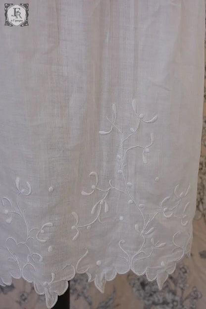 アンティークワンピース　vêtement deress 宿木刺繍　素材用 .FR a l'epoque