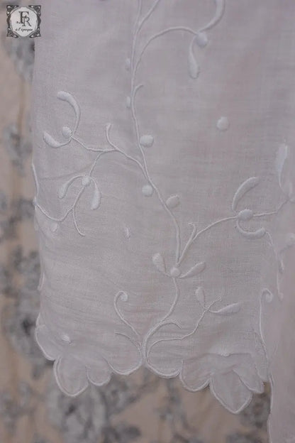 アンティークワンピース　vêtement deress 宿木刺繍　素材用 .FR a l'epoque