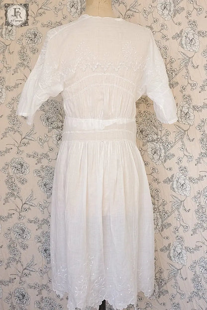 アンティークワンピース　vêtement deress 宿木刺繍　素材用 .FR a l'epoque