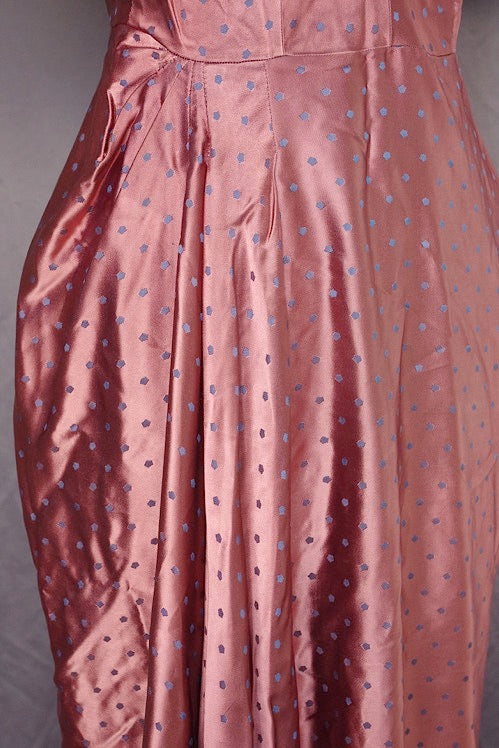 vetement vintage robe vintage en satin rose
