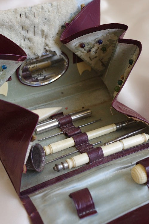 NECESSAIREE; OUVRAGE antique sewing kit