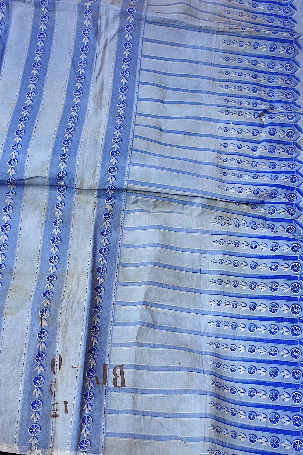 tissu antique アンティーク生地 .FR a l'epoque