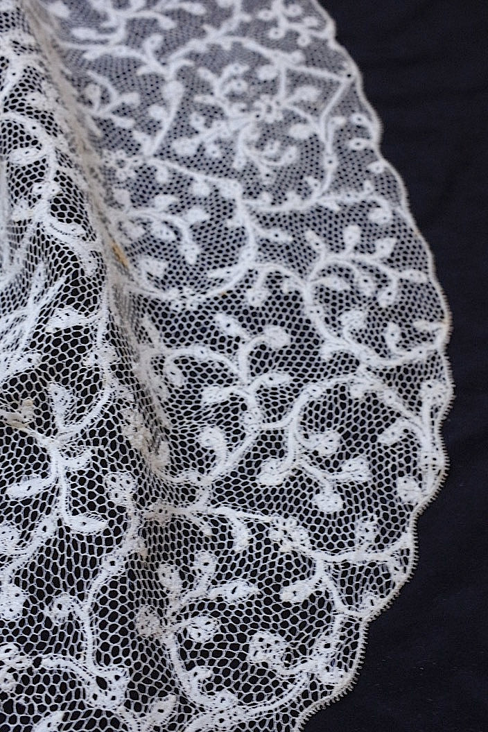 dentelle antique アンティークレース　ケープ .FR a l'epoque