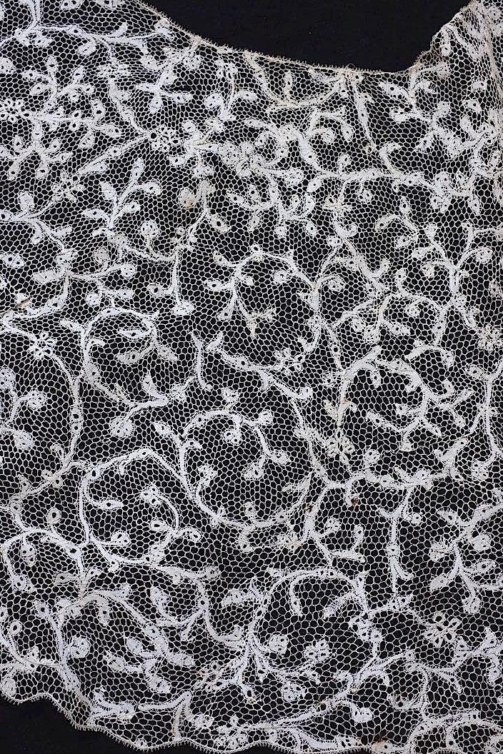 dentelle antique アンティークレース　ケープ .FR a l'epoque