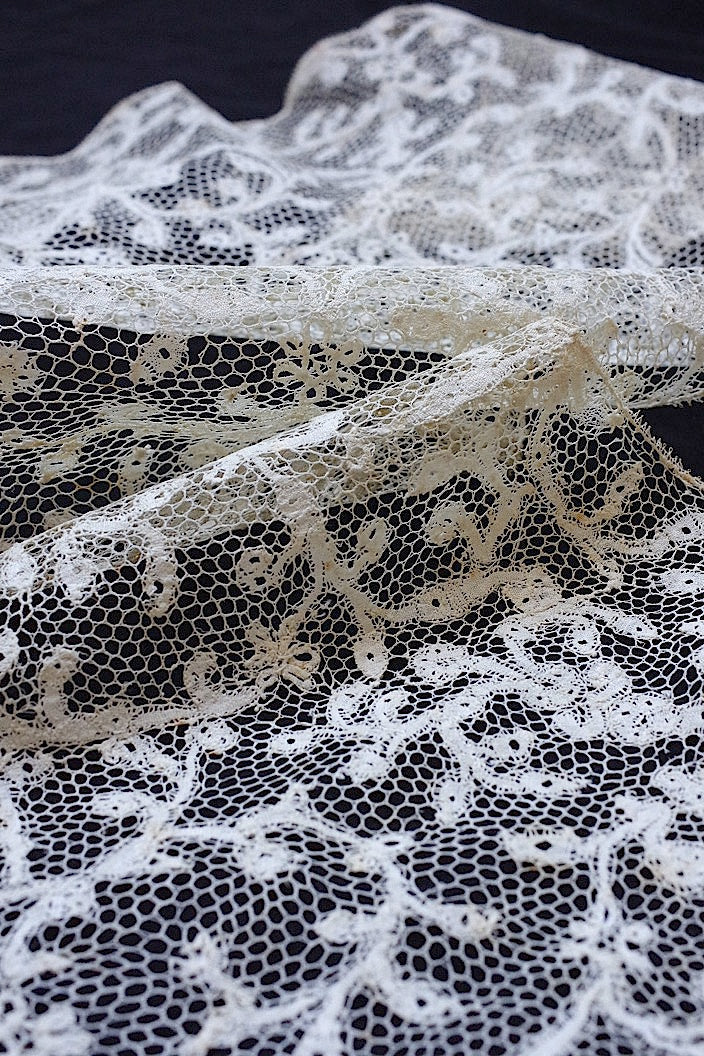 dentelle antique アンティークレース　ケープ .FR a l'epoque
