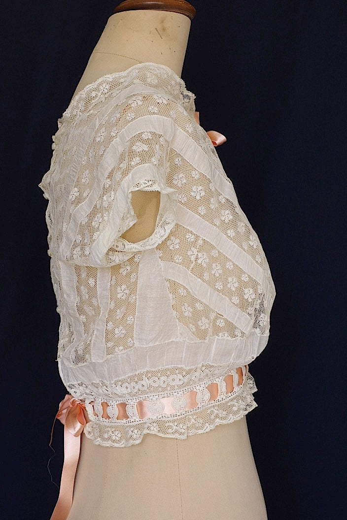 vêtement antique antique lace top 