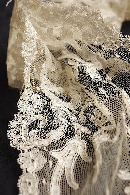 dentelle   antique アンティークレース　ブロンドレース２種 .FR a l'epoque