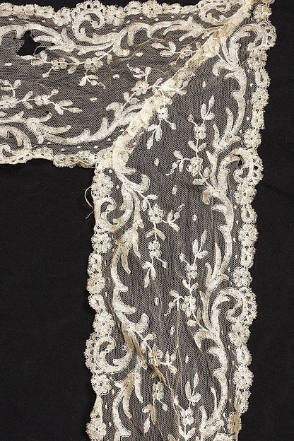 dentelle   antique アンティークレース　ブロンドレース２種 .FR a l'epoque