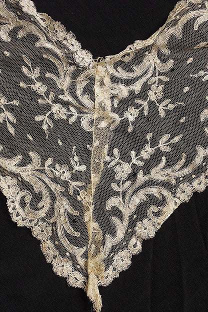 dentelle   antique アンティークレース　ブロンドレース２種 .FR a l'epoque