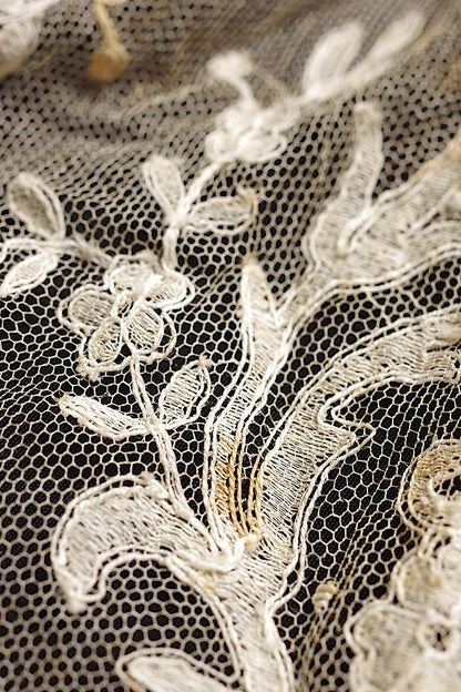 dentelle   antique アンティークレース　ブロンドレース２種 .FR a l'epoque