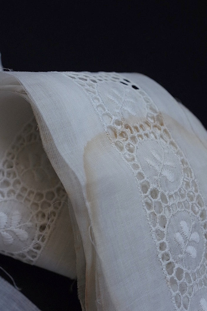 dentelle antique アンティークレース　刺繍　レーステープ .FR a l'epoque