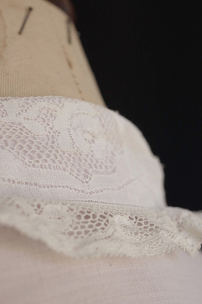 vêtement antique アンティーク刺繍レース　ワンピース　