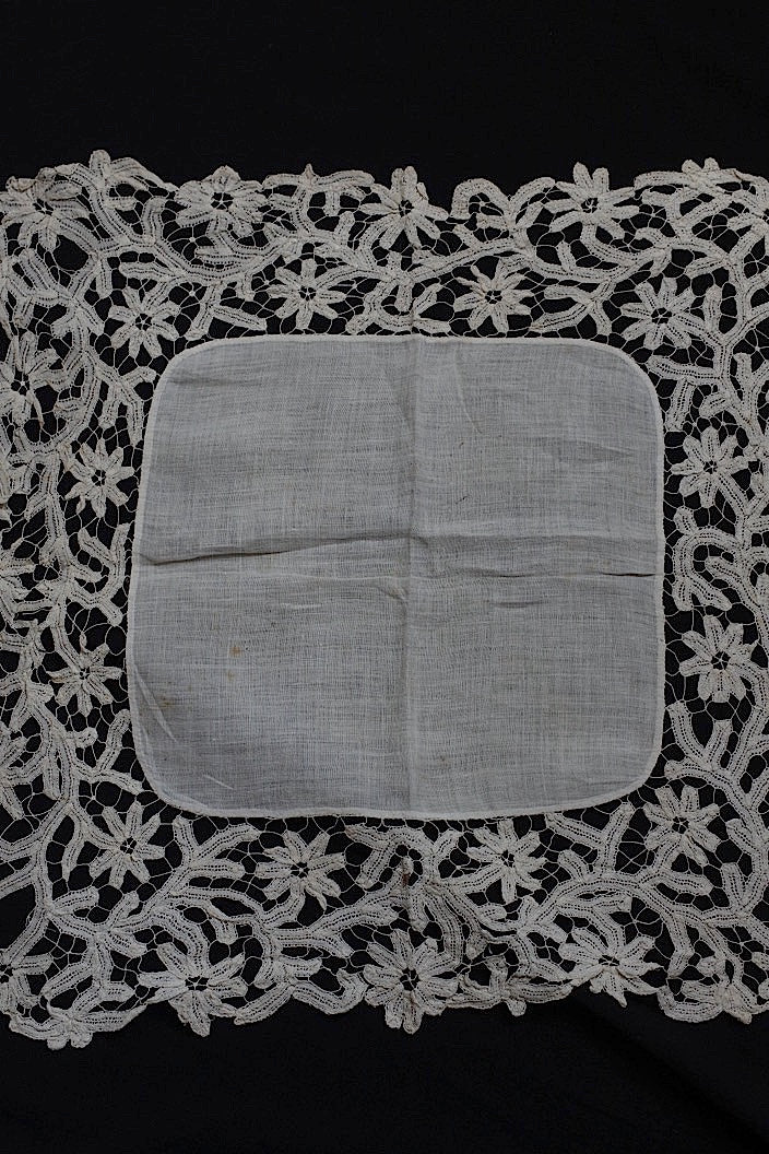 mouchoir antique 2 antique handkerchiefs