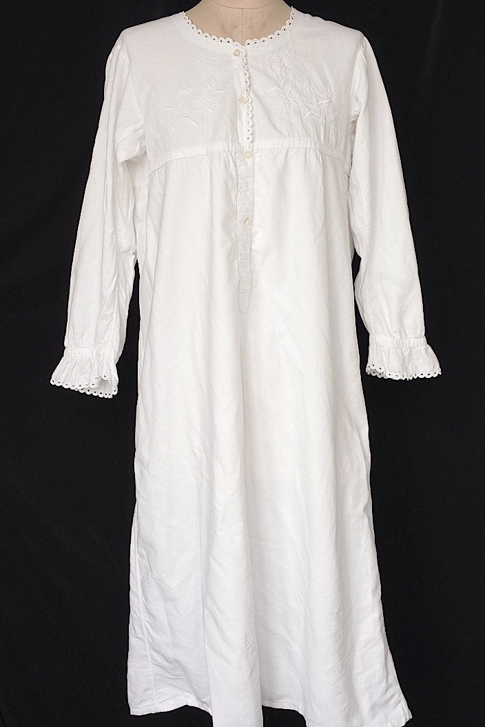vêtement antique robe antique en coton